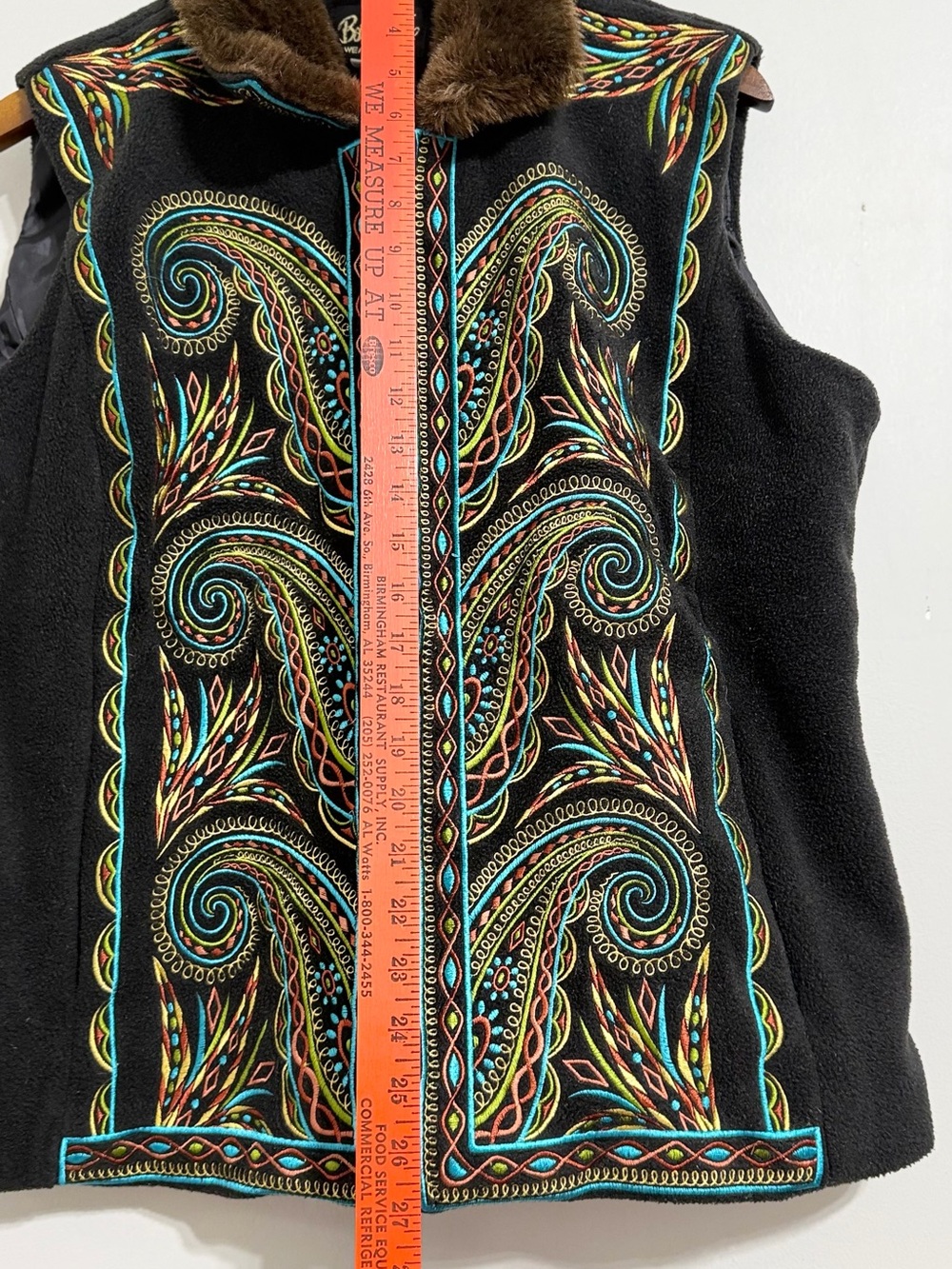Bob Mackie Wearable Art Black Fleece Embroidered Vest Faux Fur Collar Large - Picture 4 of 8